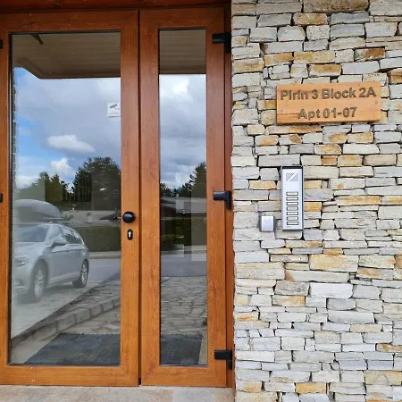 Pirin Golf With Private Garden Apartment